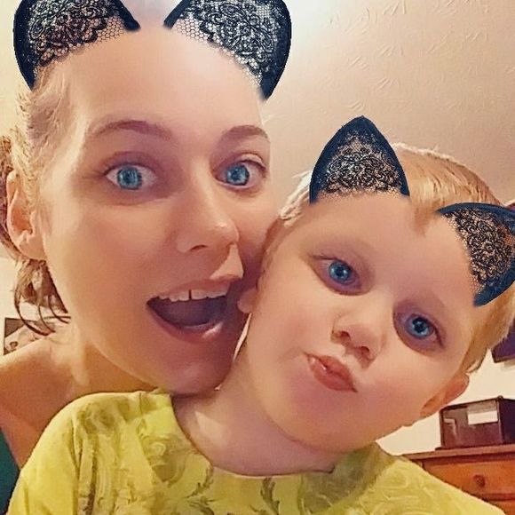 Meet your Posher, Daniella - Picture 1 of 1